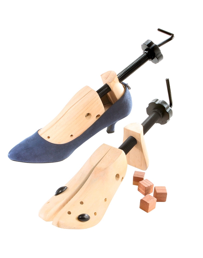 Ladies Pair of Wooden Shoe Stretchers with Cedar Deodorising Blocks Expert Verdict