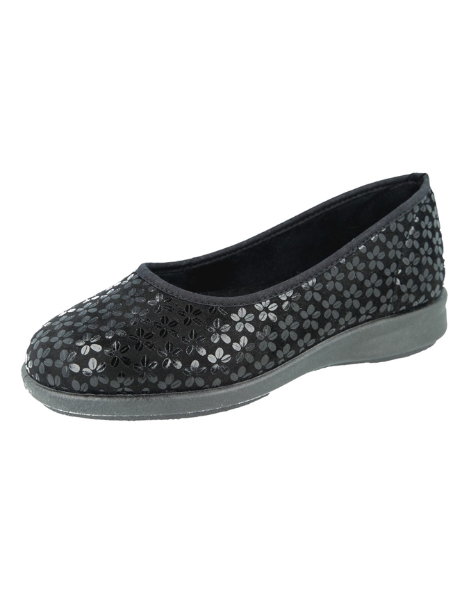 Extra wide sale flat shoes