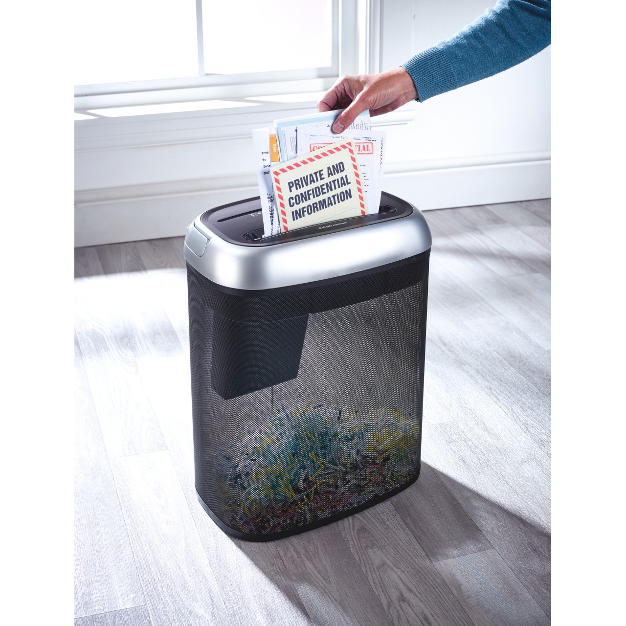 Neostar® Electric Cross-Cut Paper Shredder