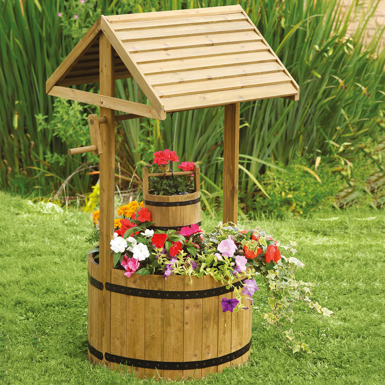 Wooden Wishing Well Planter