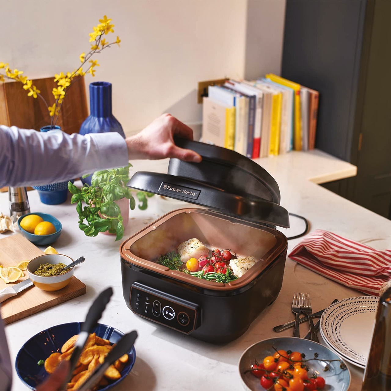 7-in-1 5.5 Litre Air Fryer, Grill and Multi-Cooker