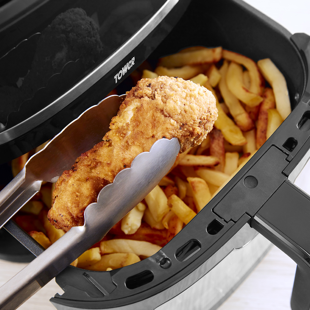 Space Saving 6 Litre Digital Air Fryer