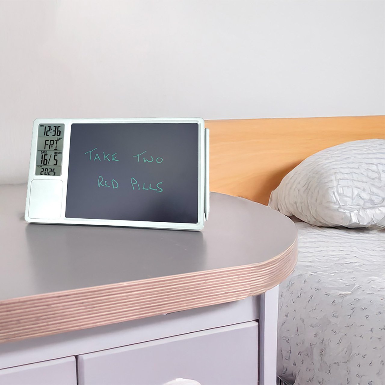 Reminder Note Board with Clock