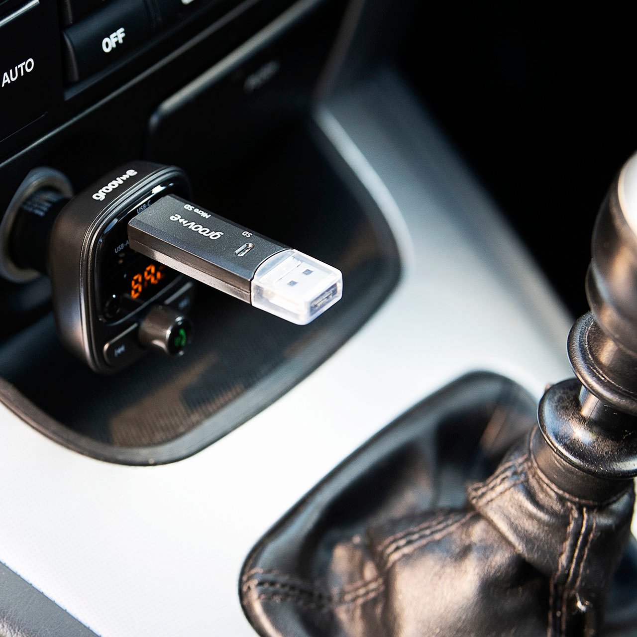 Car Play and Charger