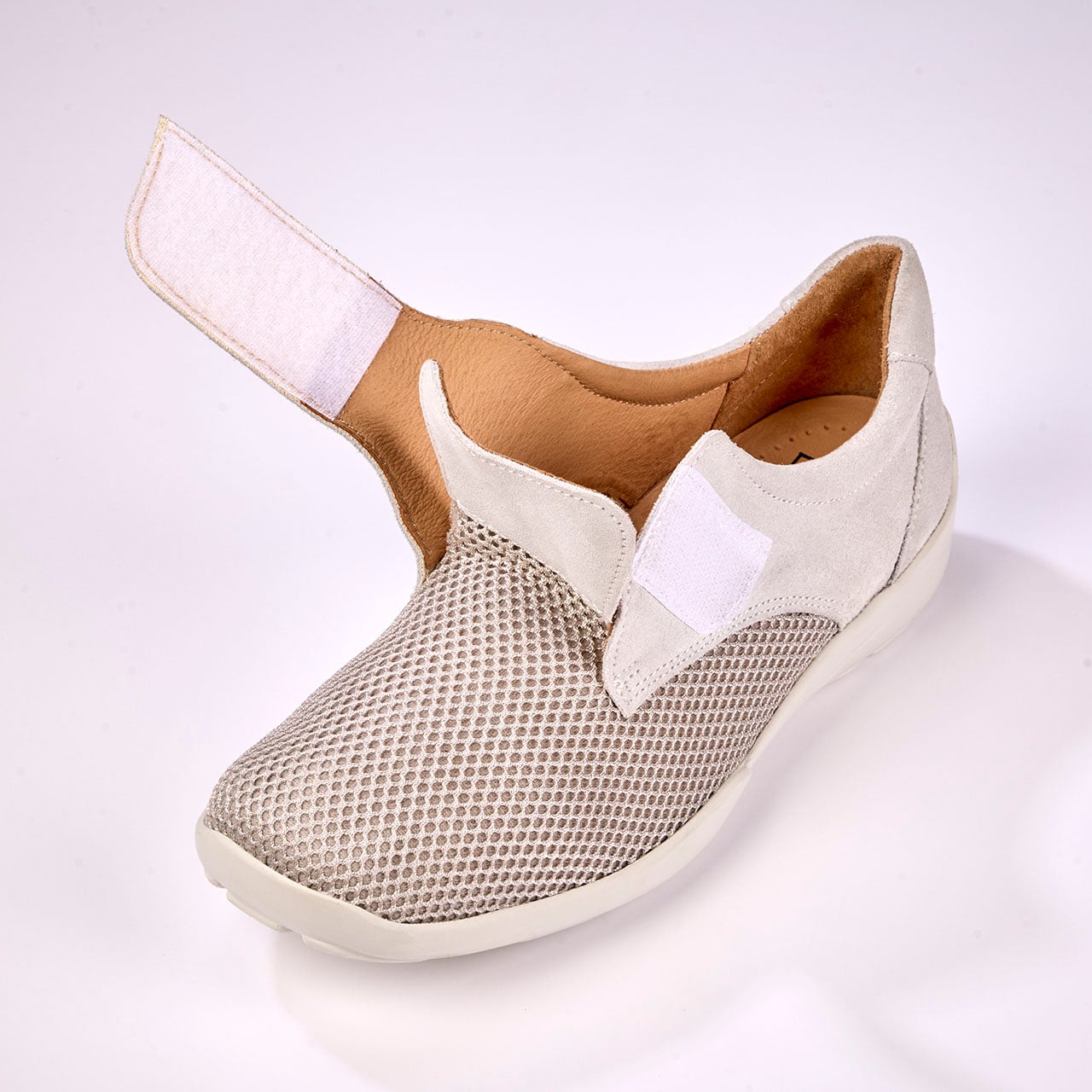 Touch Fastening Stretch Ladies' Shoe