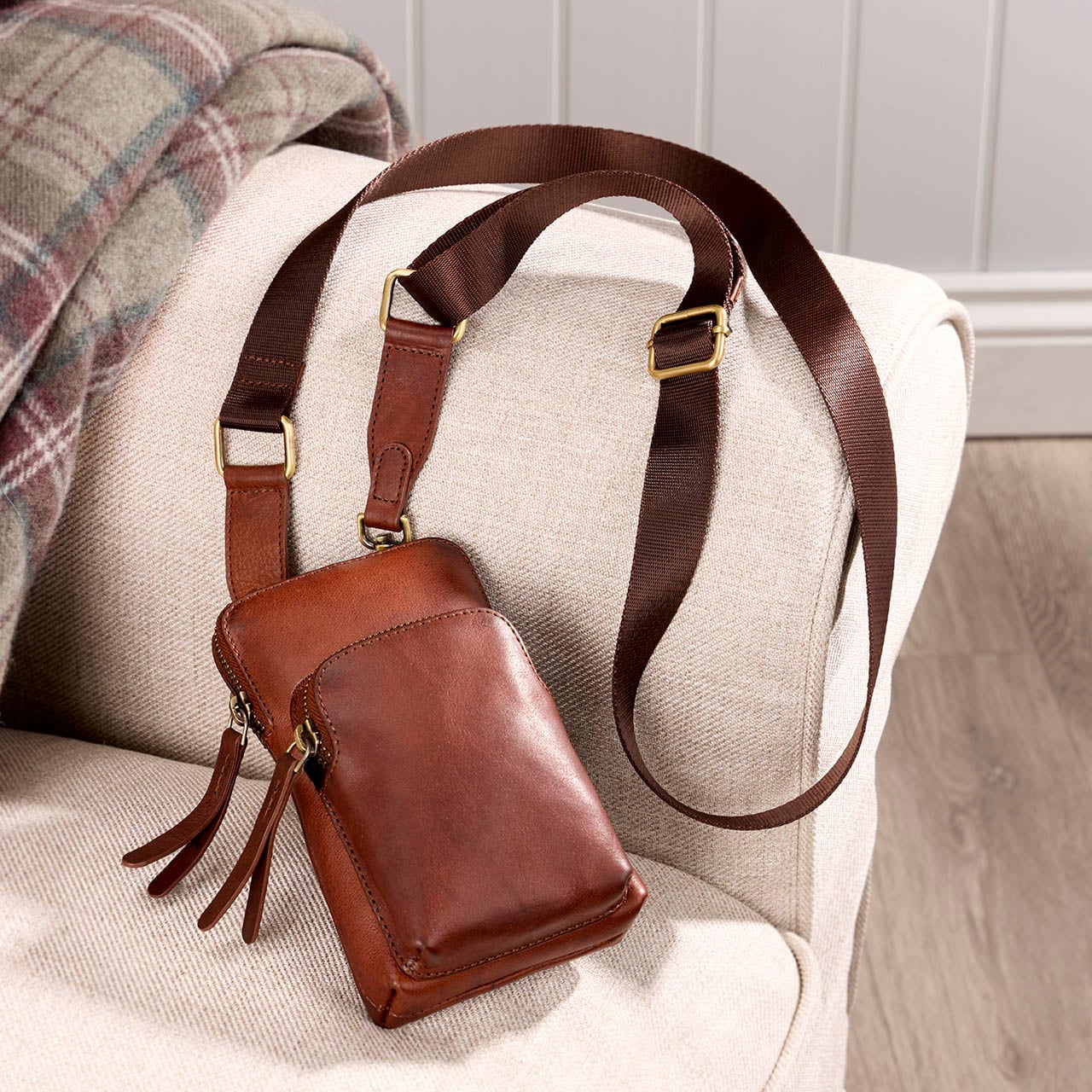 Men’s Cross-Body Phone Bag